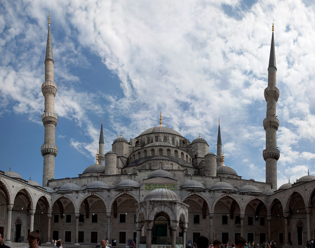 Turkey - Istanbul - Blue Mosque entrance.jpg